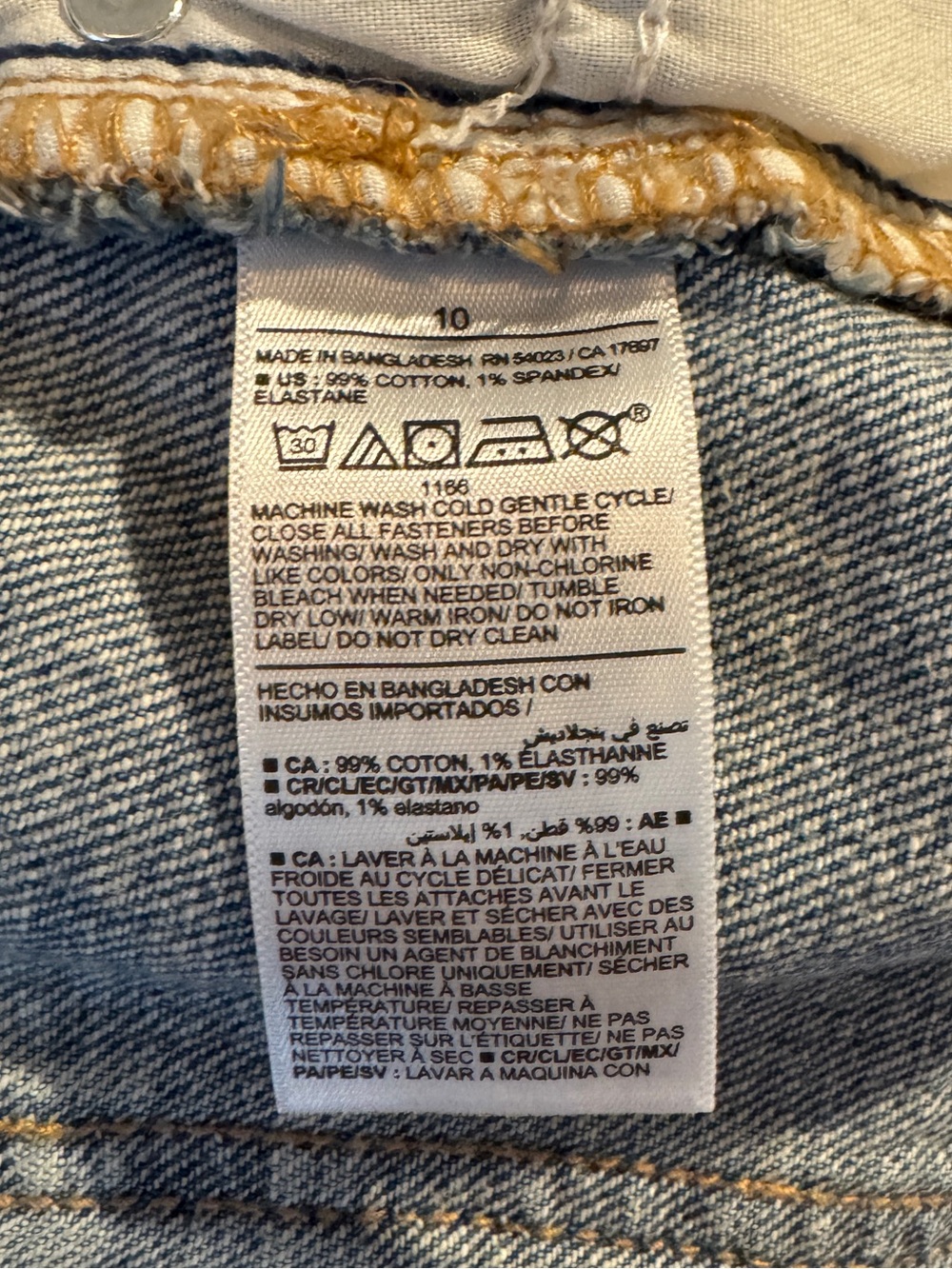 Old Navy | “Mid-Rise Boyfriend Cut-Off Jean Shorts - 5-inch inseam” | Light Wash - Picture 5 of 5
